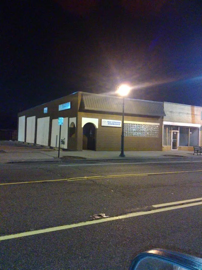 Great Expressions Dental Centers - Professional dental clinic exterior with modern facilities
