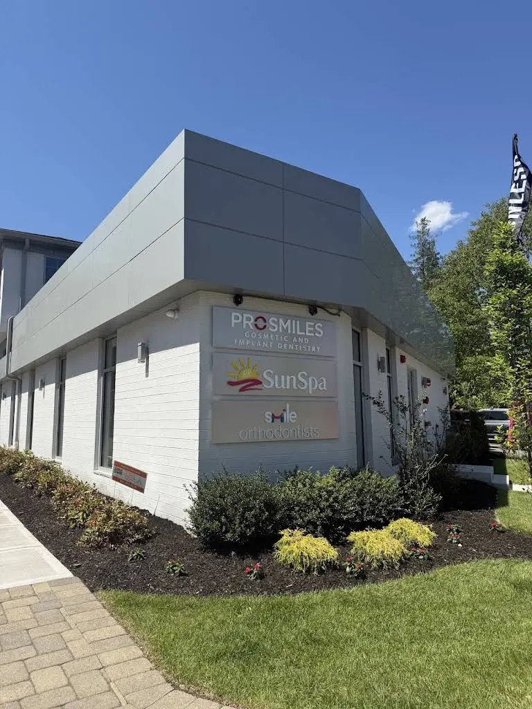 Smile Orthodontists - Professional dental clinic exterior with modern facilities