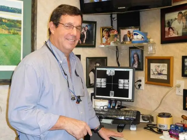 Dr. Alan Dorfman DDS - Professional dental clinic exterior with modern facilities