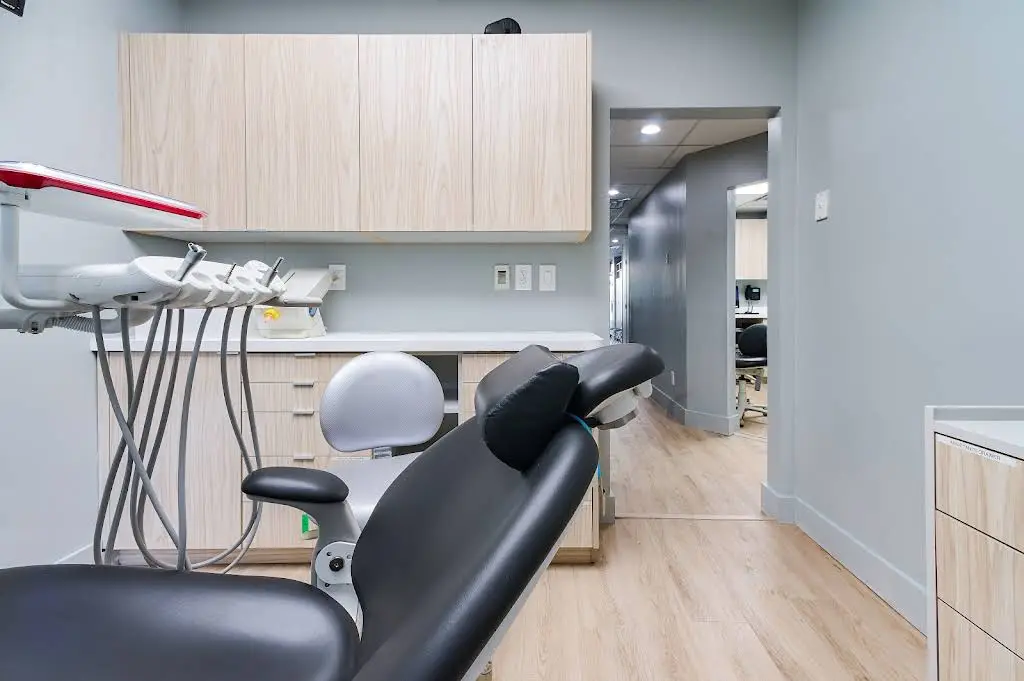 Park Ave Dental Aesthetics Weehawken - Professional dental clinic exterior with modern facilities