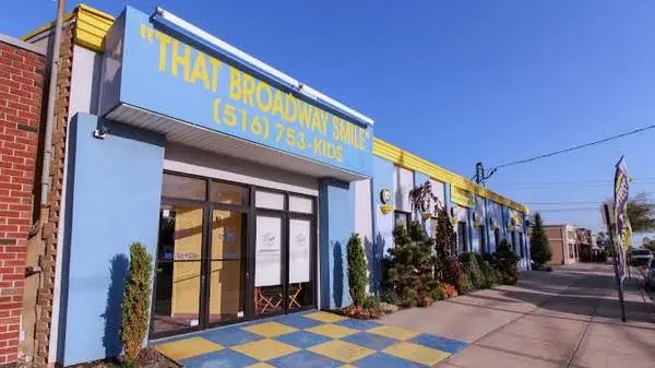 That Broadway Smile - Professional dental clinic exterior with modern facilities