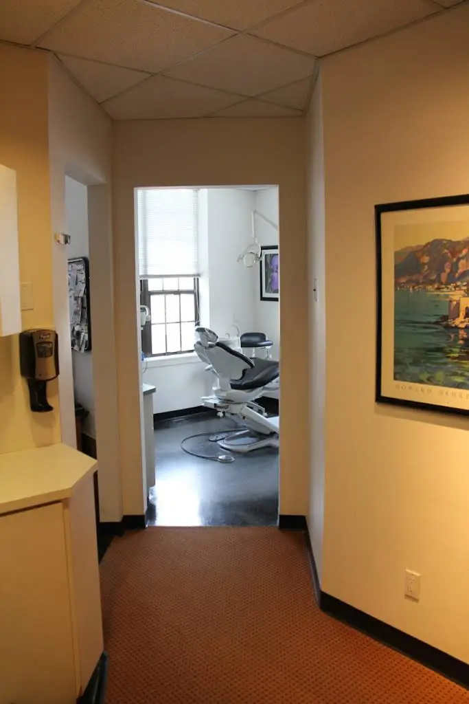East Hills Dental Associates: Richard A. Sousa, DDS & Melody Ahdoot DDS