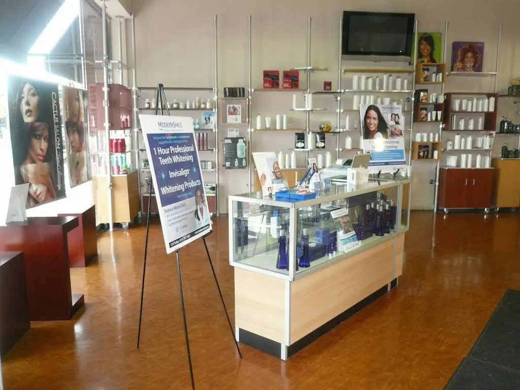 ModernSmile Professional Teeth Whitening Spa - Professional dental clinic exterior with modern facilities