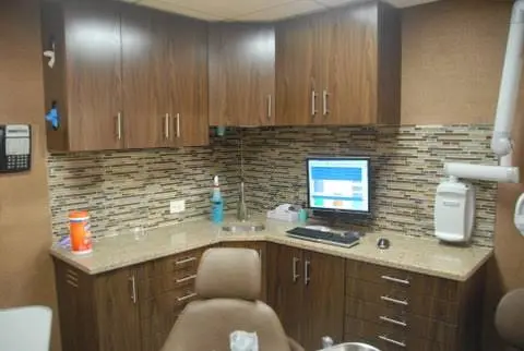 Handelman Charles Dmd Pc - Professional dental clinic exterior with modern facilities