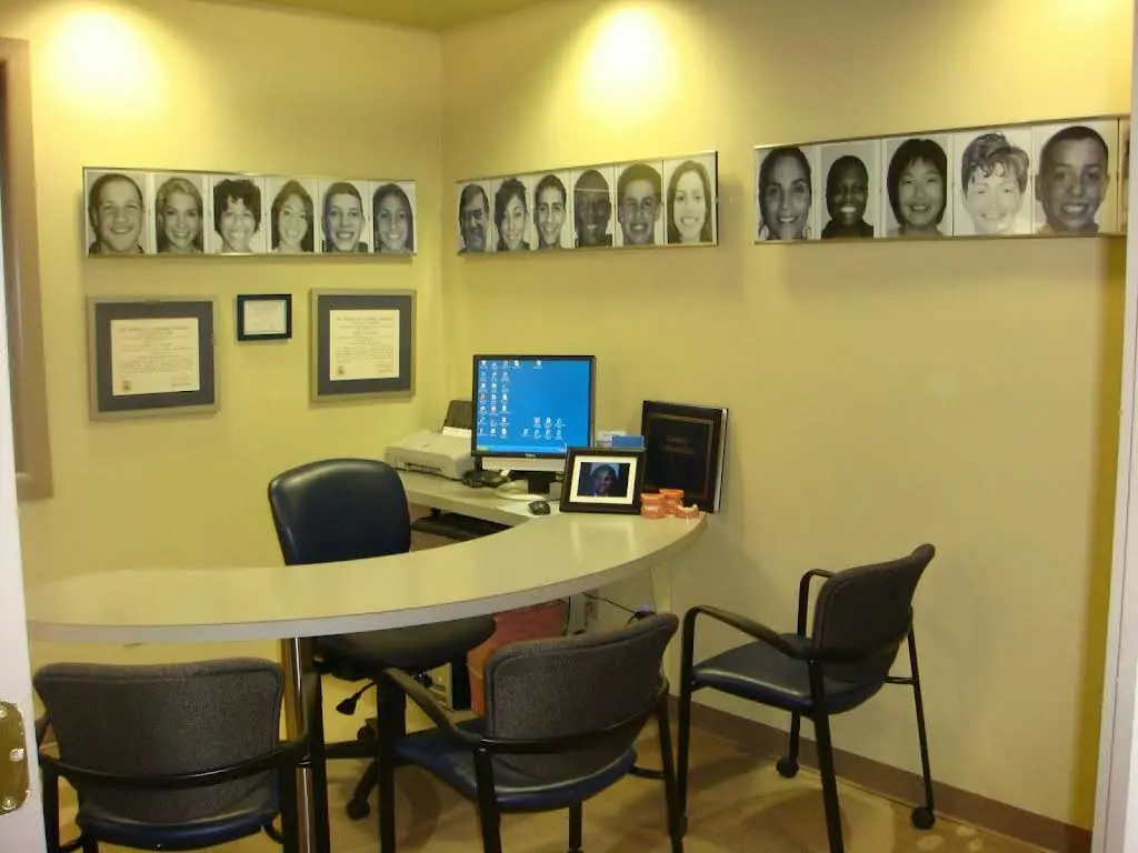 Comizio Orthodontics