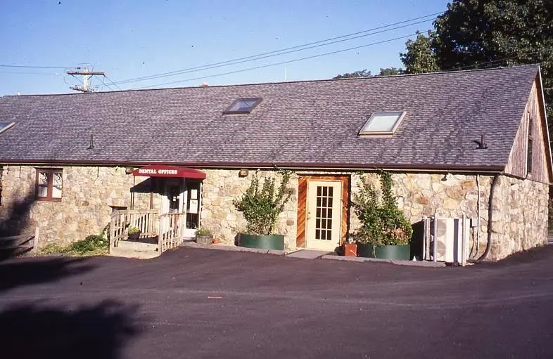 Frank Kennedy DDS - Professional dental clinic exterior with modern facilities