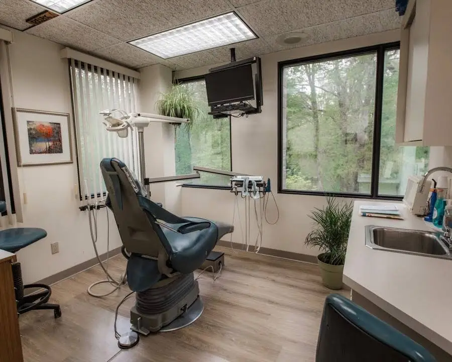 Howard Levitt, DDS