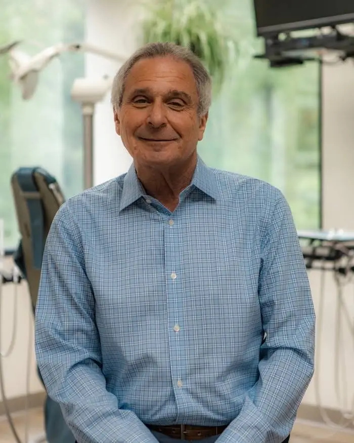 Howard Levitt, DDS