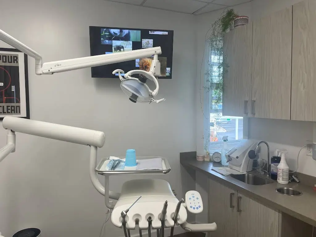 Oppenheimer Dentistry - Professional dental clinic exterior with modern facilities
