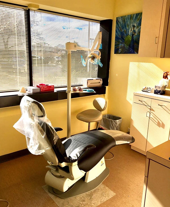 Amazing Smiles - Professional dental clinic exterior with modern facilities
