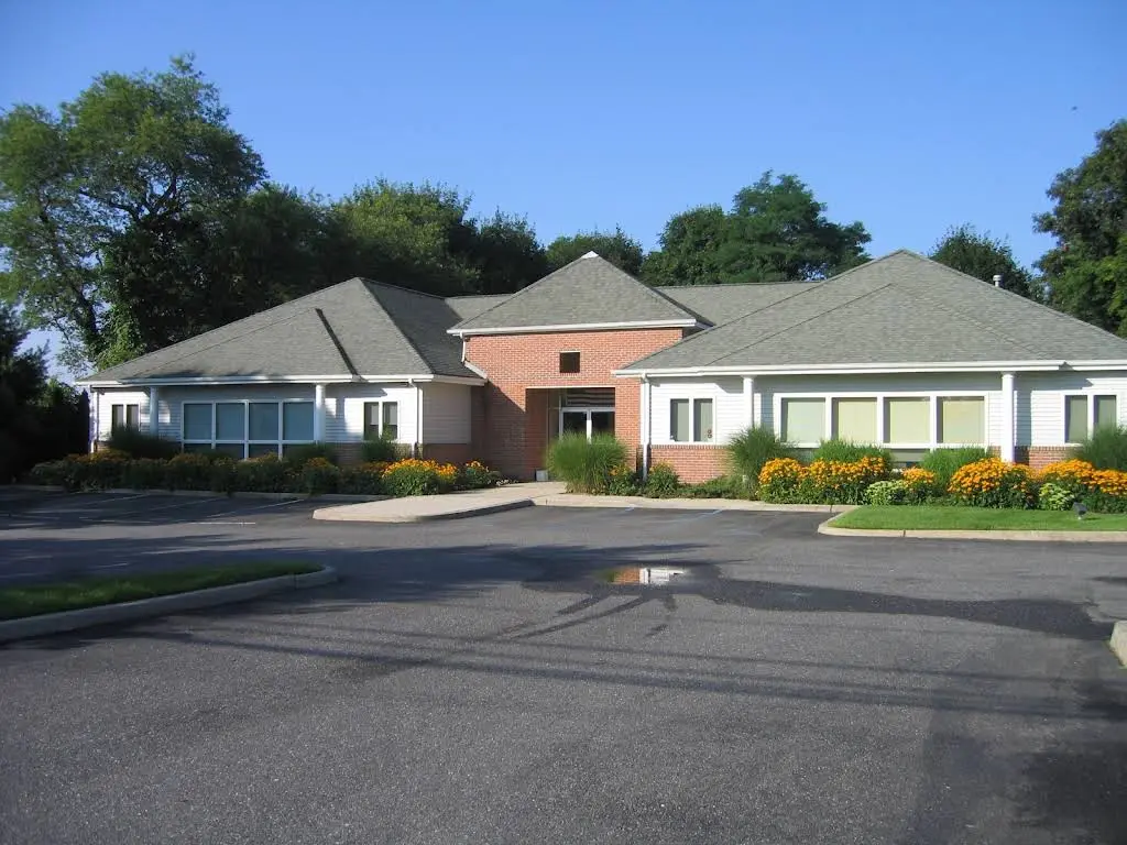 Holbrook Smiles - Professional dental clinic exterior with modern facilities