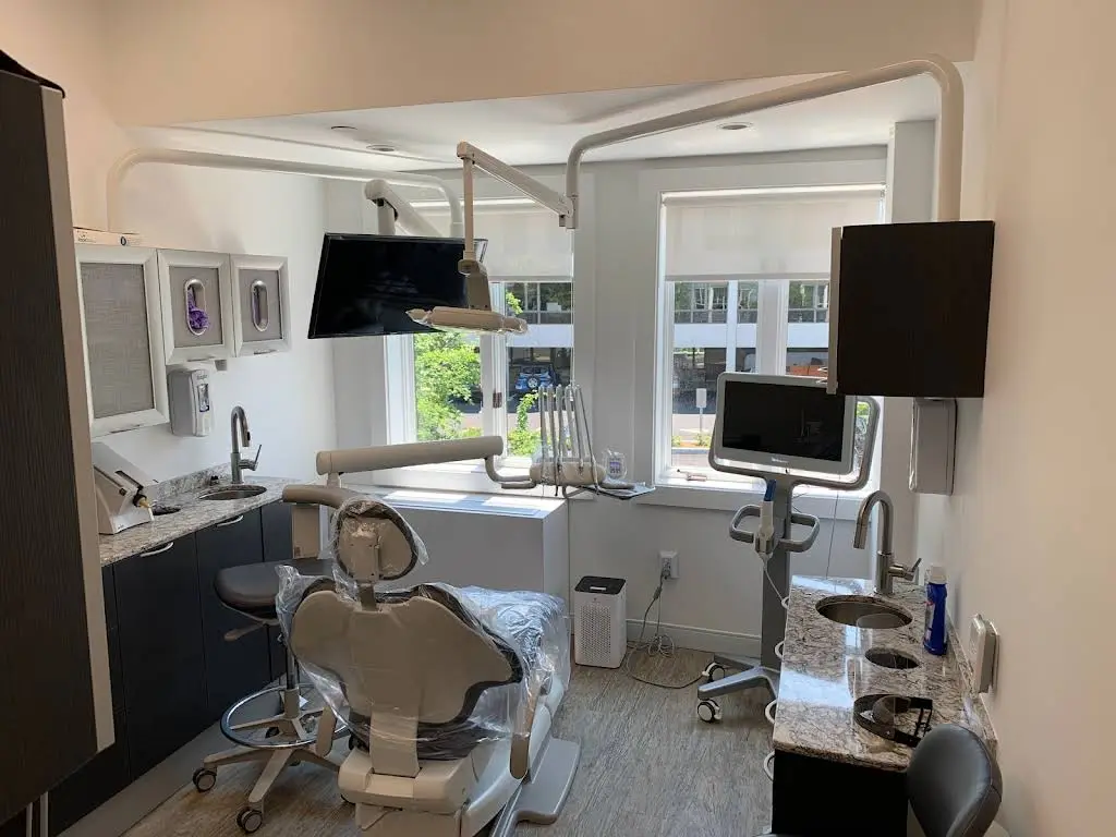 Esthetic Dental Group of Westport: Dr. Steven Regenstein - Professional dental clinic exterior with modern facilities
