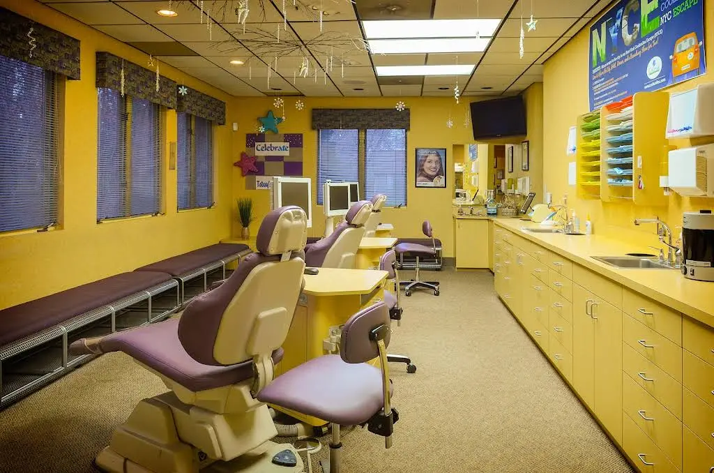 Coolsmiles Orthodontics - Professional dental clinic exterior with modern facilities