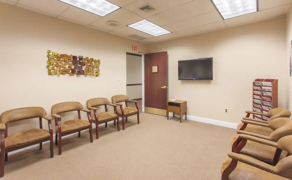 Marc Fenster DMD PLLC - Professional dental clinic exterior with modern facilities