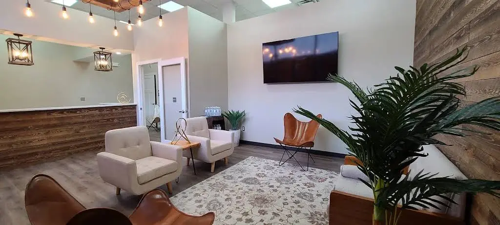 Meriden Dental Associates, LLC - Professional dental clinic exterior with modern facilities