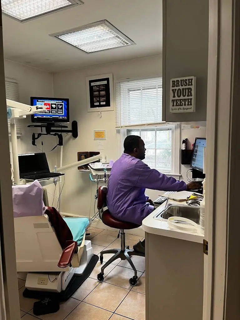 Cosmetic Dental of Greenwich LLC - Professional dental clinic exterior with modern facilities