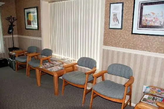 Hoeg Dental Group - Professional dental clinic exterior with modern facilities