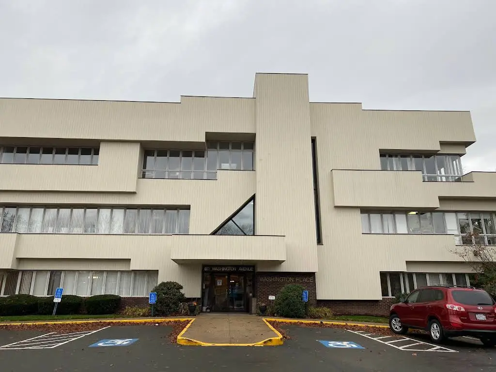 Hamden Endodontics - Professional dental clinic exterior with modern facilities