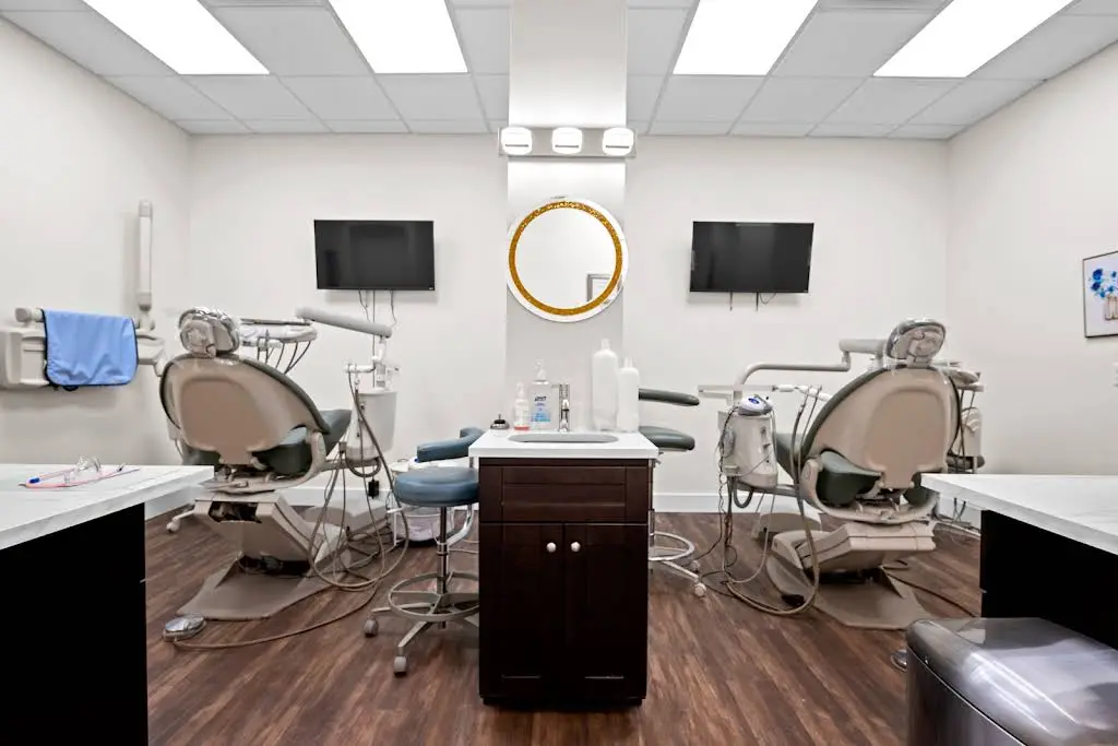 Springfield Dental - Professional dental clinic exterior with modern facilities