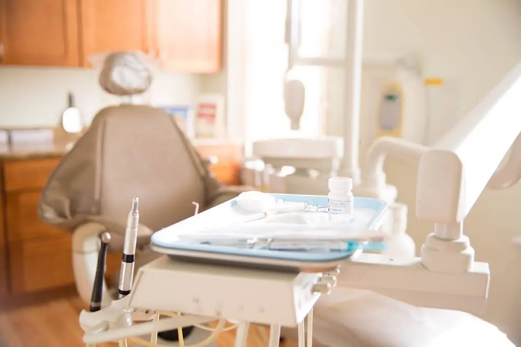 Dr. Altman & Dr. Kwon Dental Group - Professional dental clinic exterior with modern facilities