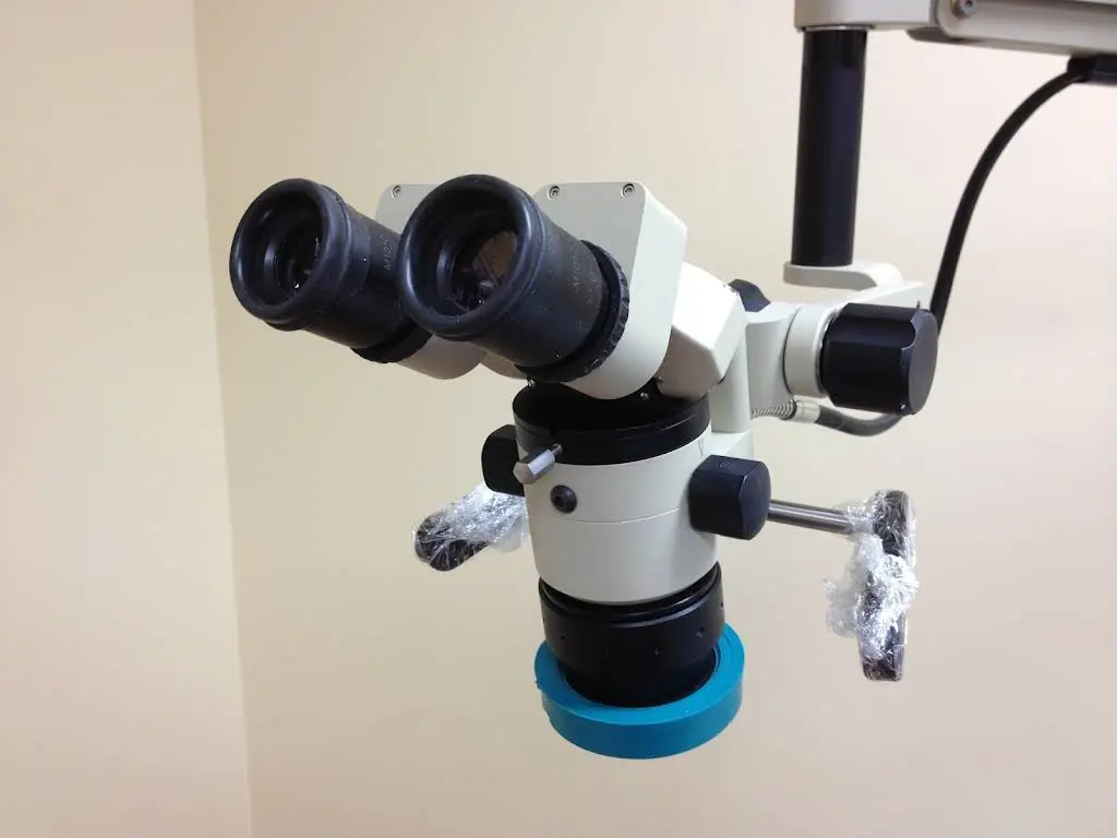 Connecticut Endodontics - Dr. Rick Morant - Professional dental clinic exterior with modern facilities