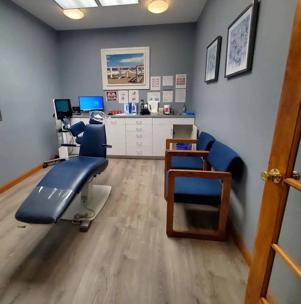 Ludlow Orthodontics - Professional dental clinic exterior with modern facilities
