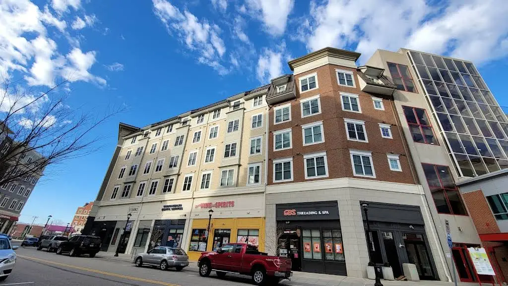 UConn Health Storrs Dental - Professional dental clinic exterior with modern facilities
