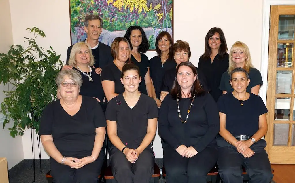 Uncasville Dental Associates - Professional dental clinic exterior with modern facilities
