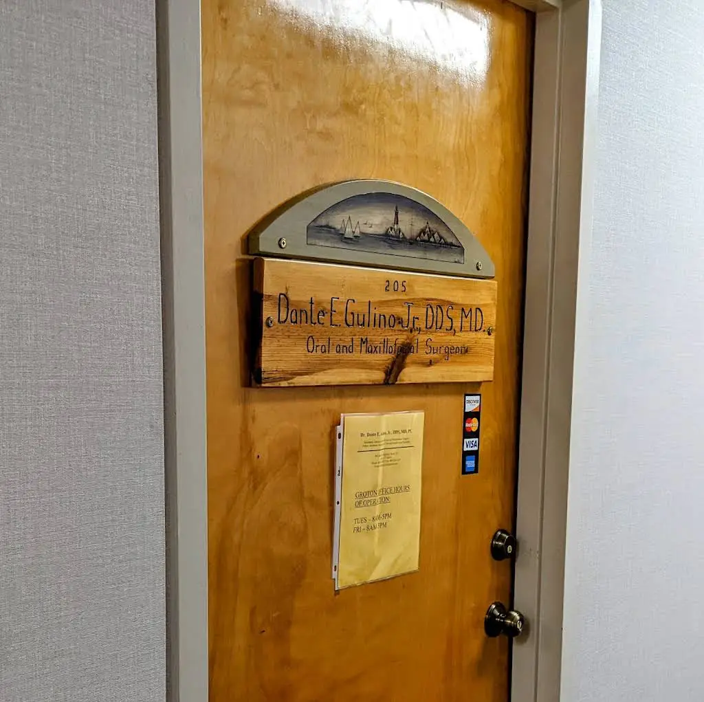 Dante E. Gulino Jr. DDS, MD - Professional dental clinic exterior with modern facilities