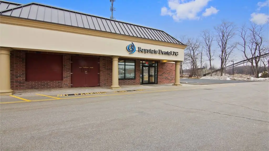 Baystate Dental of Northampton - Professional dental clinic exterior with modern facilities