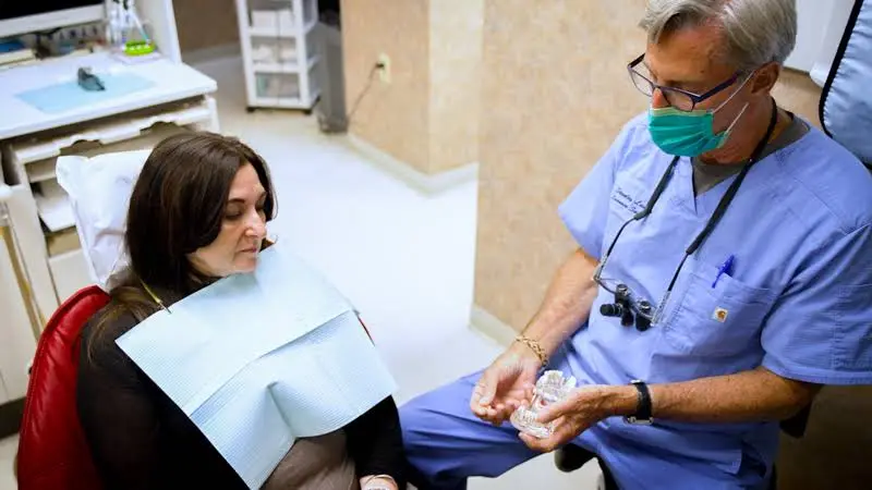 Levenson Smile - Professional dental clinic exterior with modern facilities