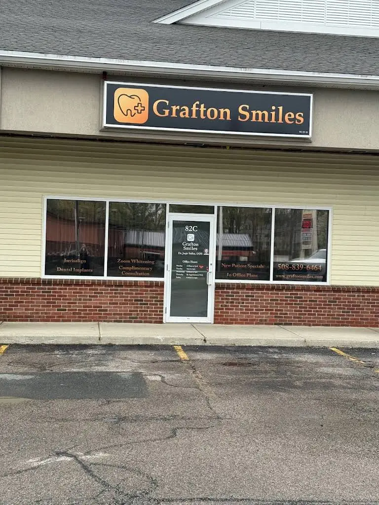 Grafton Smiles - Professional dental clinic exterior with modern facilities