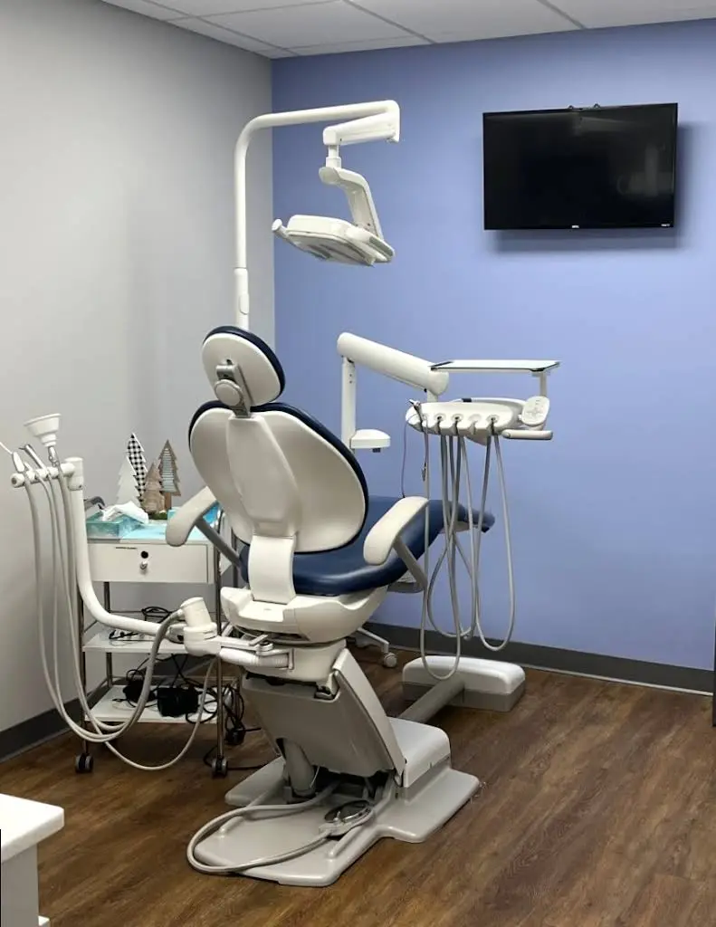 University Dental Group - Professional dental clinic exterior with modern facilities