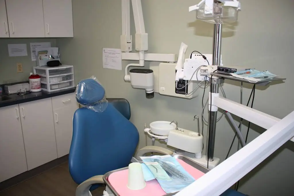 Quinsigamond Dental, Inc. - Professional dental clinic exterior with modern facilities