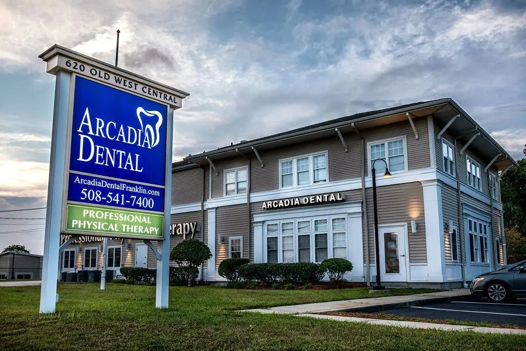 Arcadia Dental - Professional dental clinic exterior with modern facilities
