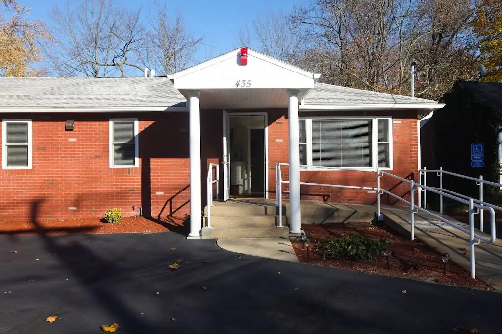 Dr. Neide Coutinho & Associates - Professional dental clinic exterior with modern facilities