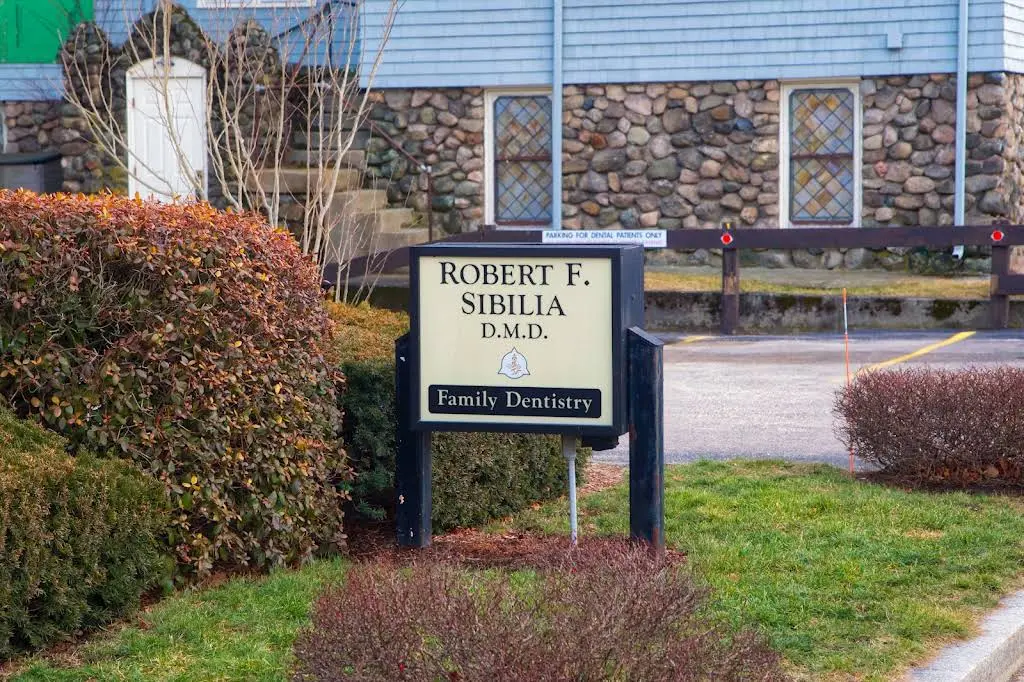 Robert Sibilia, DMD - Professional dental clinic exterior with modern facilities