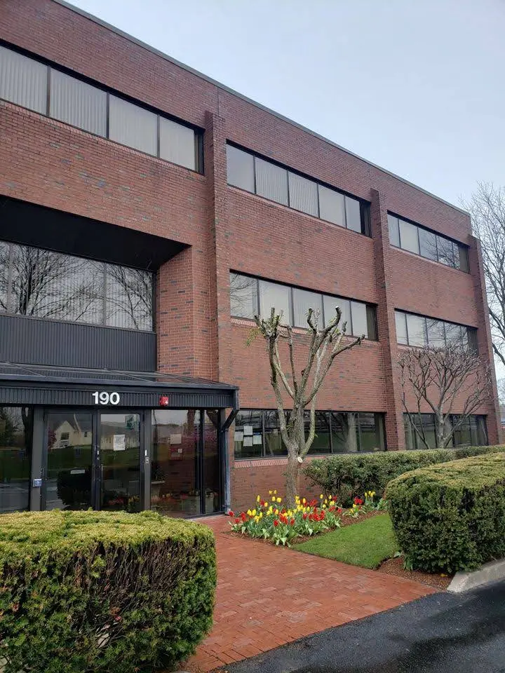 Lakewood Park Orthodontics - Professional dental clinic exterior with modern facilities