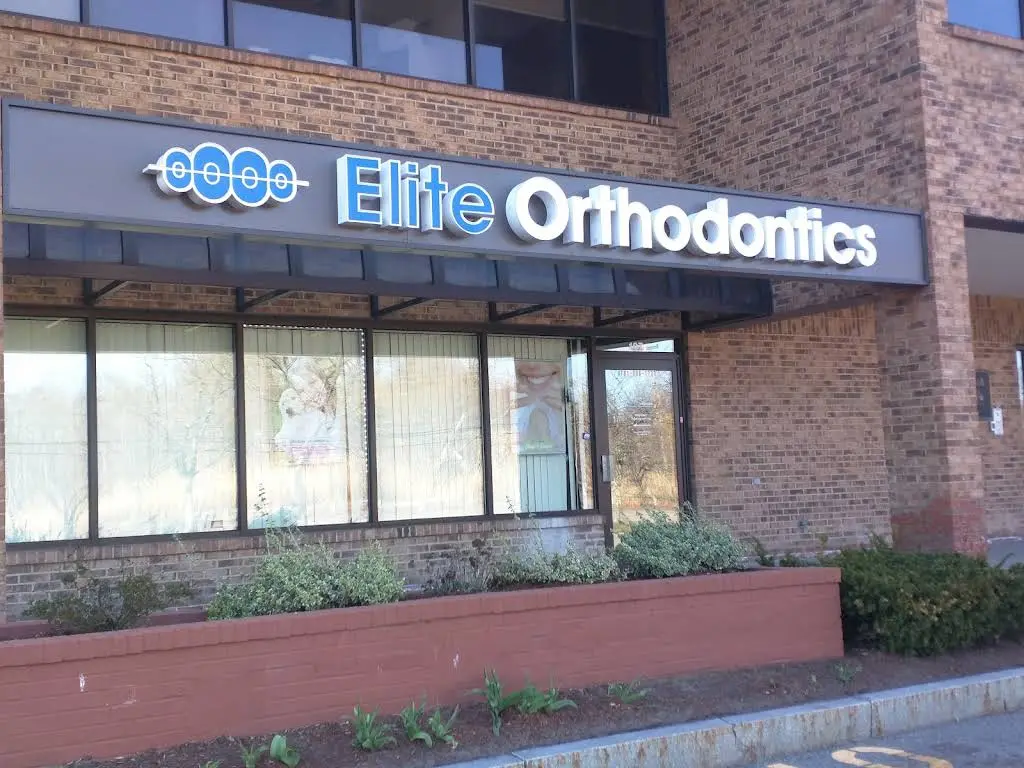 ELITE ORTHODONTICS - Emad Abdallah, DMD MS - Professional dental clinic exterior with modern facilities
