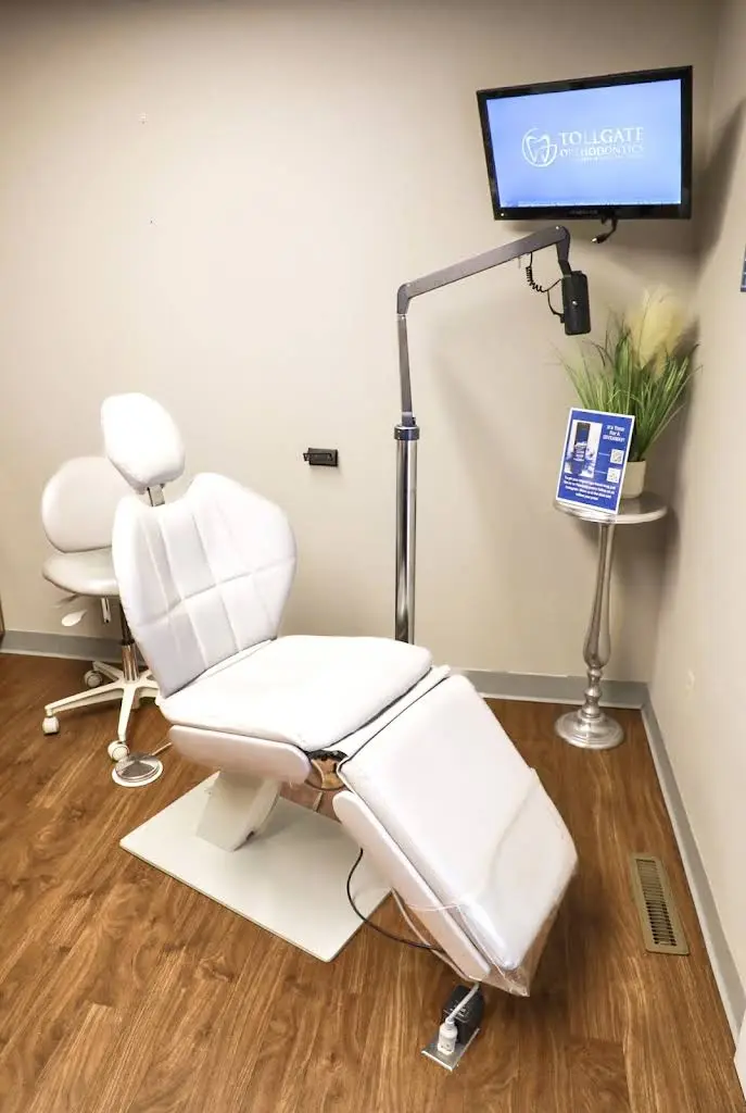 Tollgate Orthodontics - Professional dental clinic exterior with modern facilities