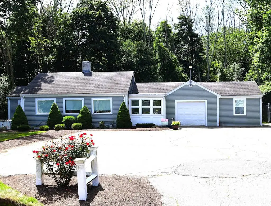 Karen Martin-Phillips DMD - Professional dental clinic exterior with modern facilities
