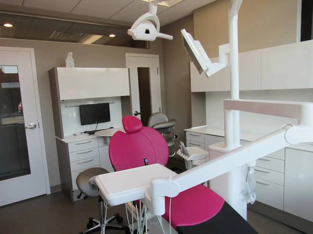 Fanikos Salib Dental Care