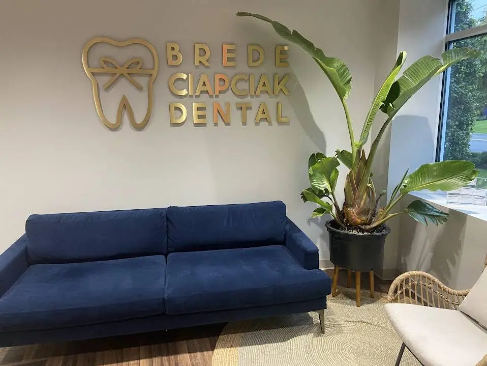 Brede Ciapciak Dental - Professional dental clinic exterior with modern facilities