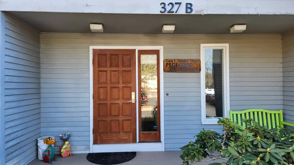 Donley Cara L DDS - Professional dental clinic exterior with modern facilities