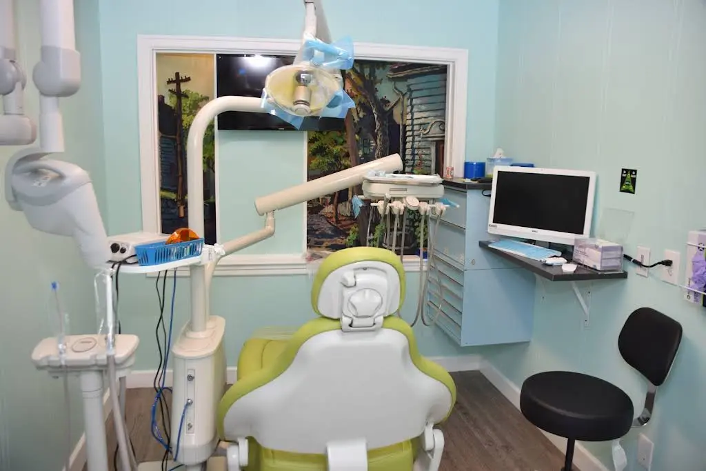 River Street Family Dental - Professional dental clinic exterior with modern facilities