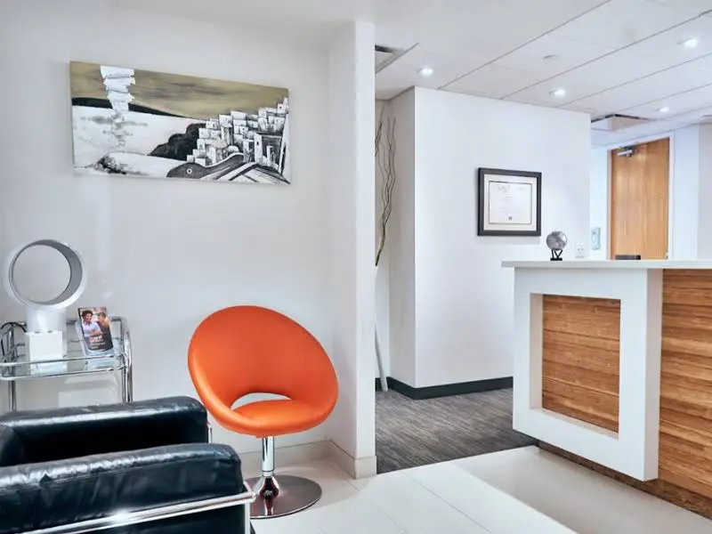 Ellui Dental Boston - Professional dental clinic exterior with modern facilities
