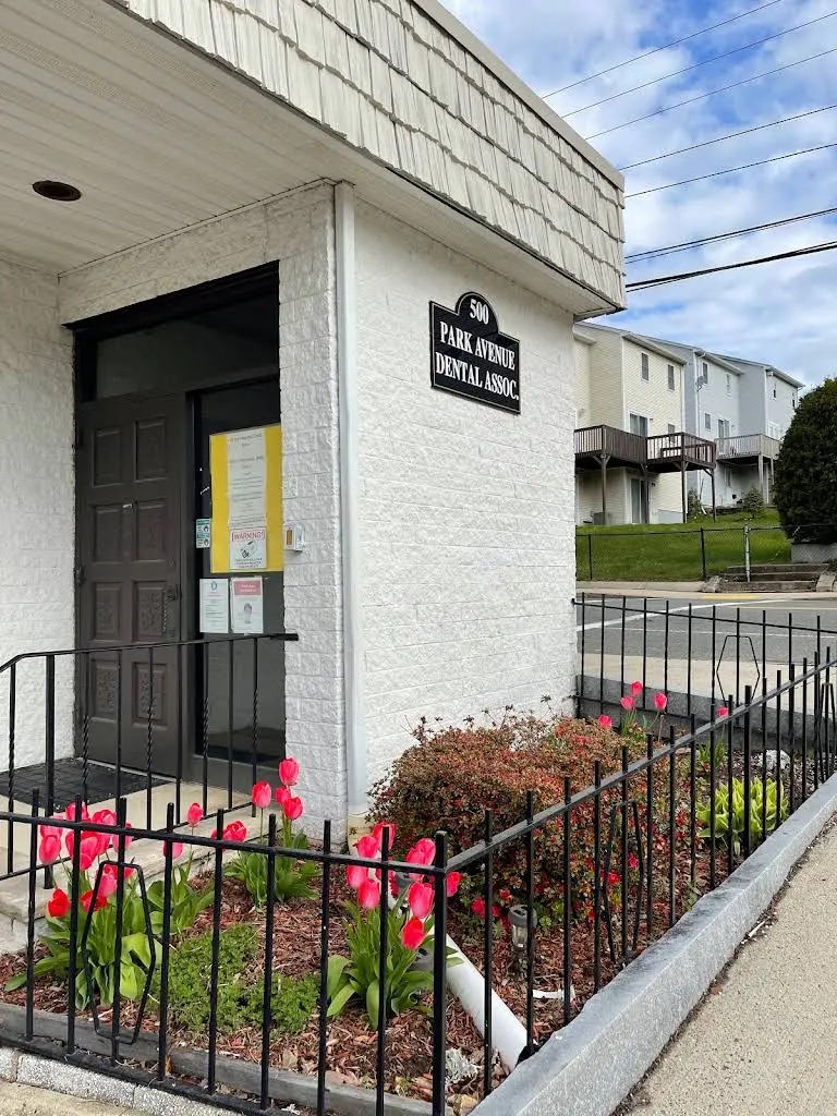 Park Avenue Dental Associates, Inc. - Professional dental clinic exterior with modern facilities