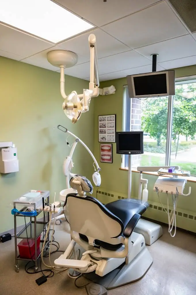 Quincy Smile Center - Professional dental clinic exterior with modern facilities