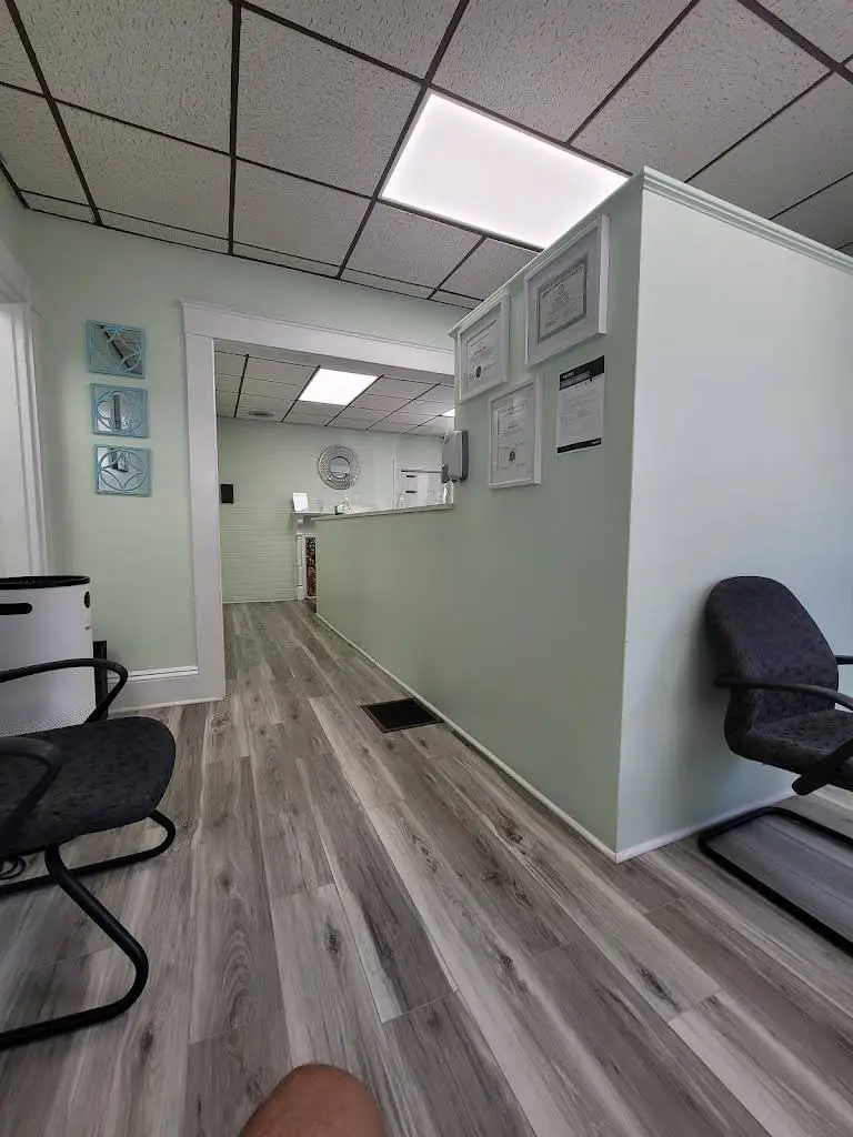 Broadway Dentist - Professional dental clinic exterior with modern facilities