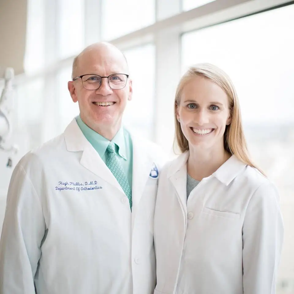 Hugh R. Phillis, DMD, PA - Professional dental clinic exterior with modern facilities